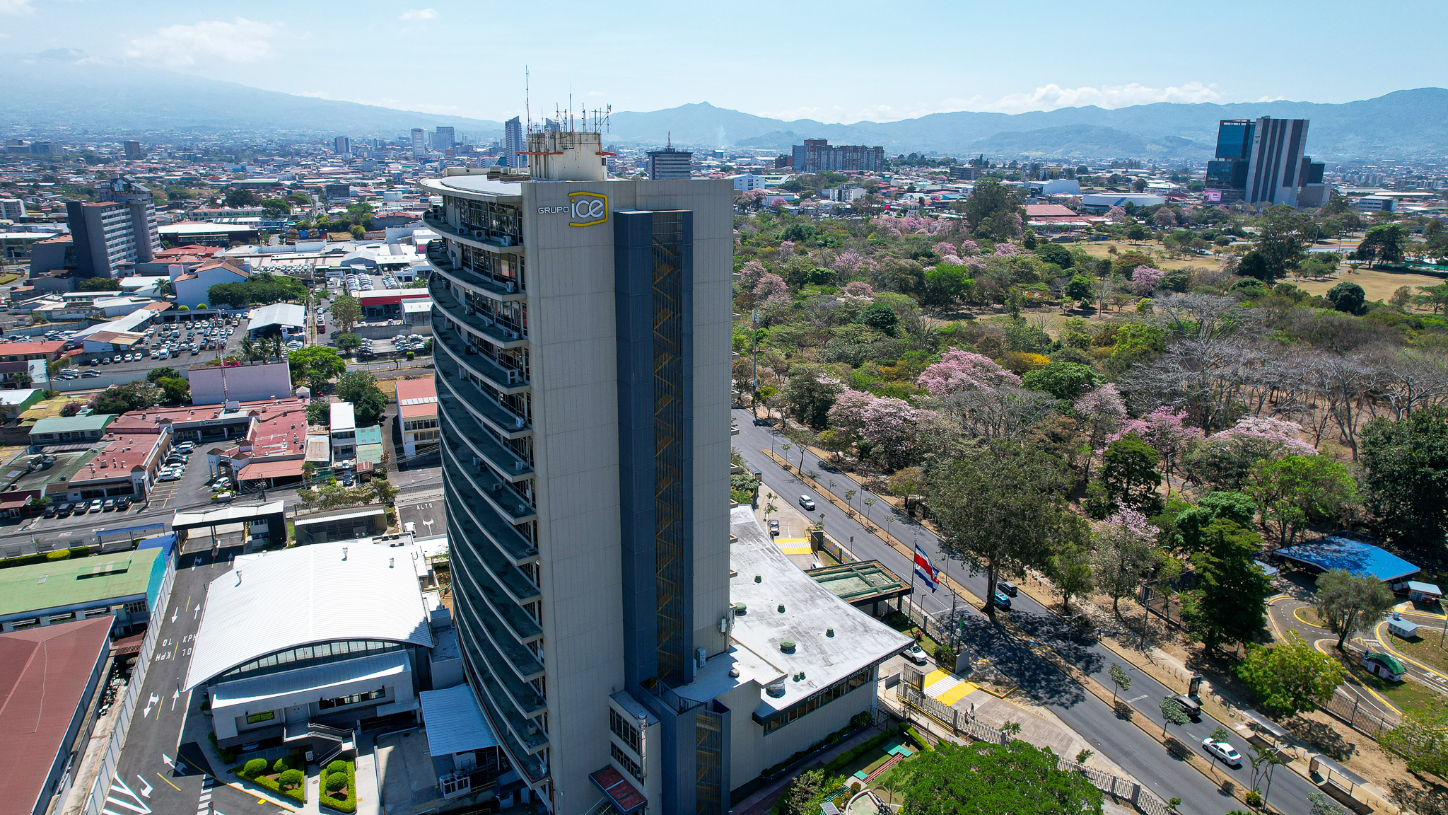 Los 75 años del ICE sirviendo a Costa Rica